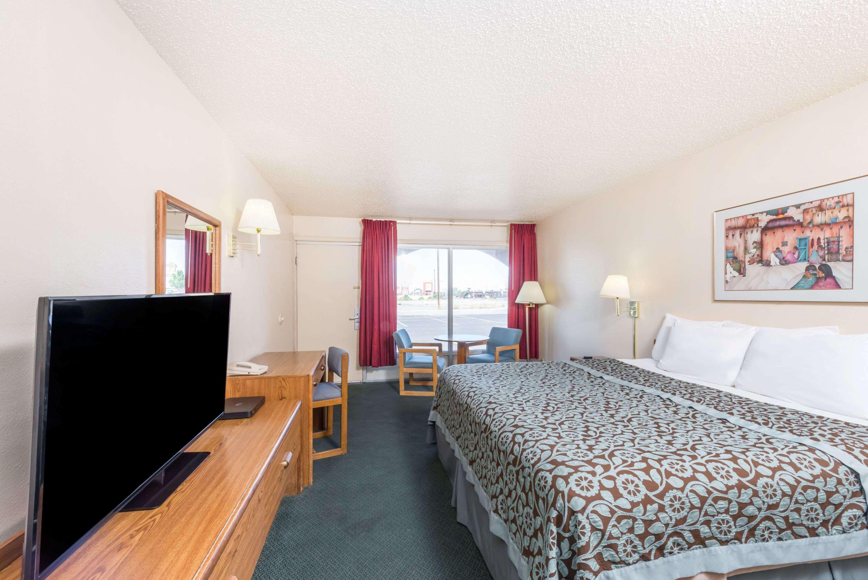 Days Inn By Wyndham Сокоро Екстериор снимка