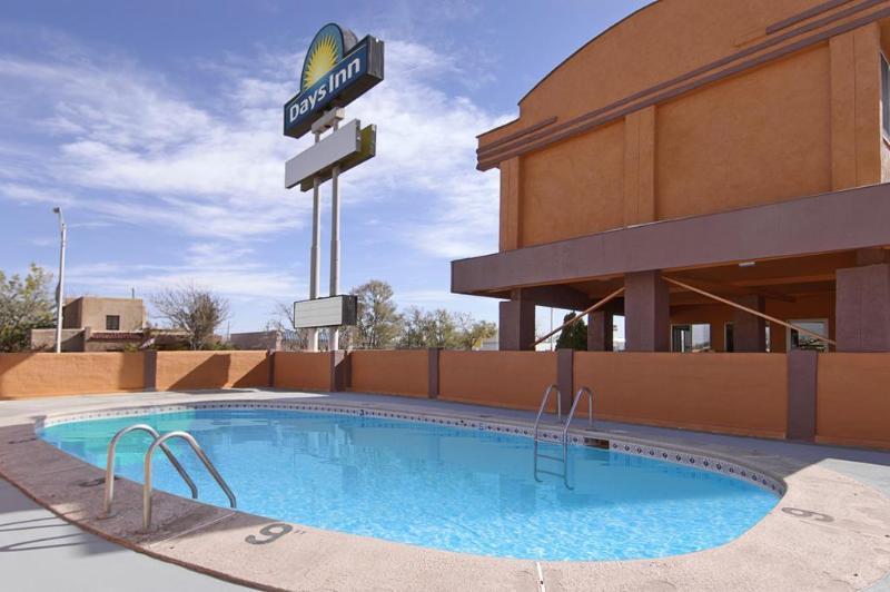 Days Inn By Wyndham Сокоро Екстериор снимка